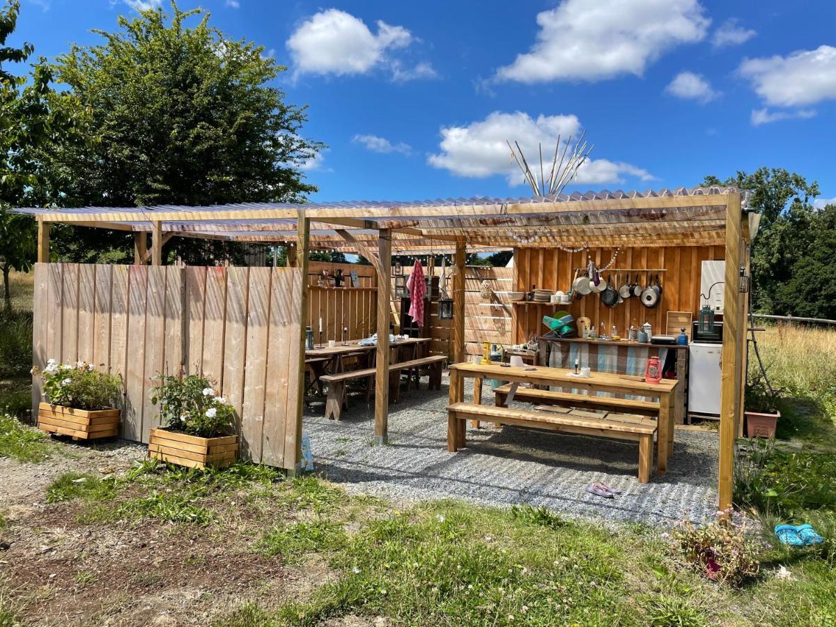 Terra-Tipike, Tipi A La Ferme Entre Terre Et Mer Trebry Bagian luar foto